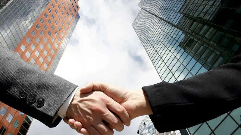 Lời chúc công ty cuối năm được in trên những tấm thiệp gửi tặng khách hàng thân thiết