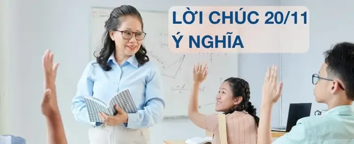 Học sinh tặng hoa và gửi lời chúc tốt đẹp nhất đến thầy cô giáo
