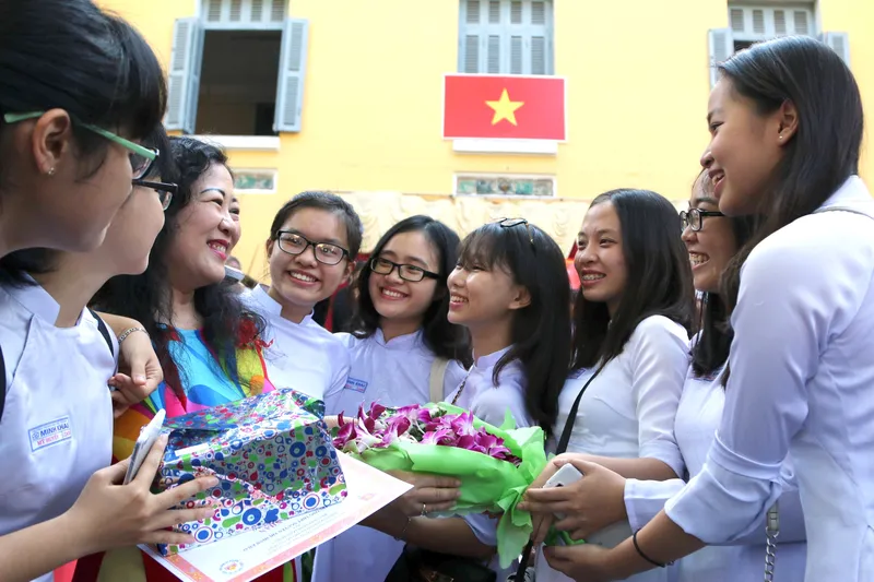 Lời chúc từ phụ huynh thể hiện sự tin tưởng và tri ân đối với cô giáo