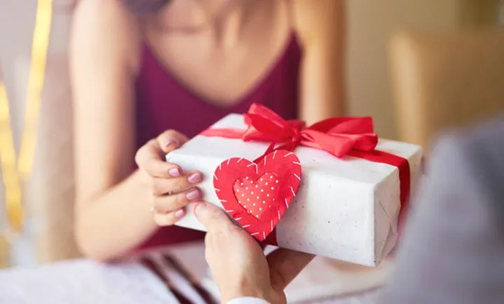 Một món quà nhỏ kèm lời chúc ý nghĩa sẽ khiến ngày sinh nhật thêm trọn vẹn