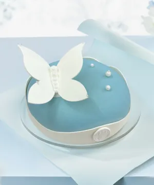Mẫu bánh Entremet sang trọng từ Fatagi là món quà tri ân hoàn hảo cho ngày 20/11