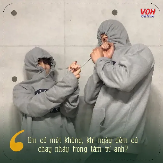 Đôi bàn tay đan chặt vào nhau biểu tượng cho sự gắn kết không thể tách rời