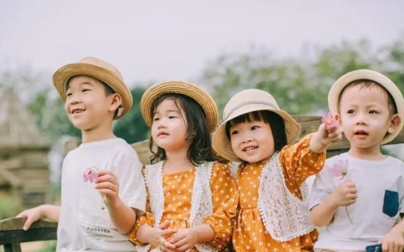 Những dòng stt chị em hài hước và lầy lội nhất giúp thắt chặt tình cảm gia đình