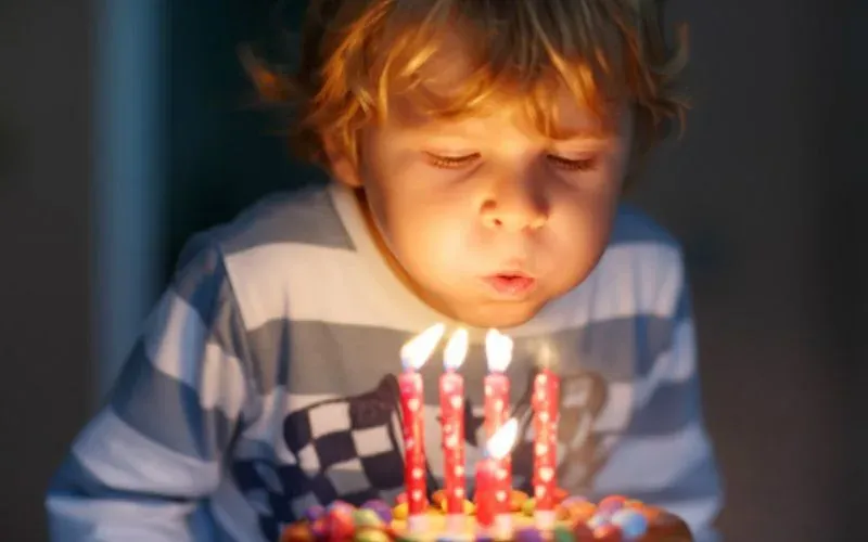 STT chúc mừng sinh nhật con gái 3 tuổi hài hước đáng yêu