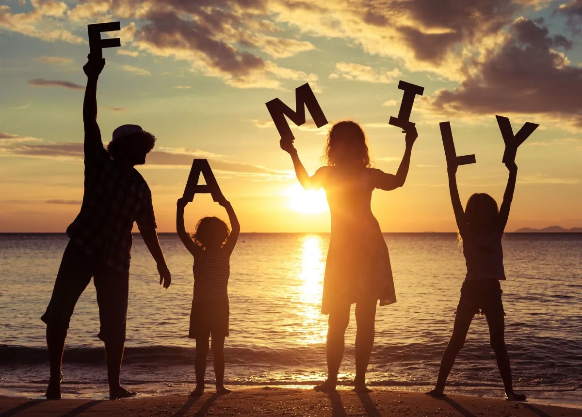 stt cuộc sống gia đình - Hình ảnh minh họa tình bạn và sự sẻ chia