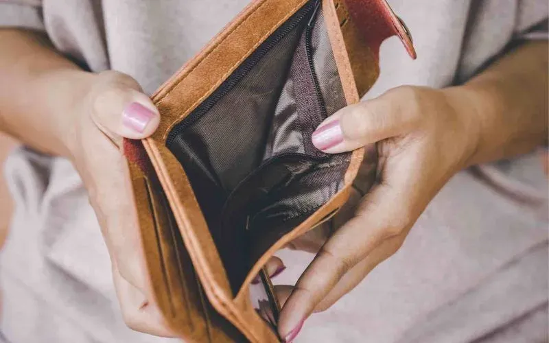 Tổng hợp các stt hết tiền hài hước giúp bạn có thêm động lực làm việc và vươn lên trong cuộc sống