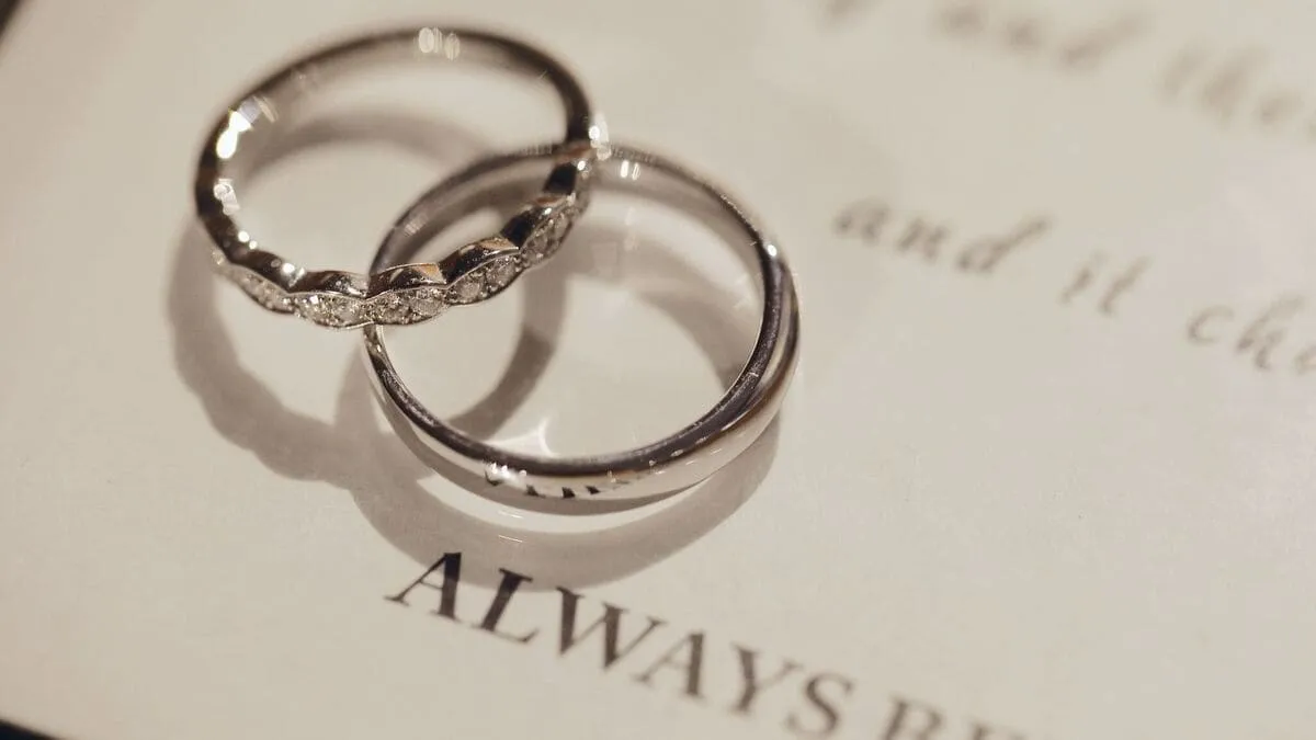 Những câu status kỷ niệm ngày cưới hài hước và ý nghĩa dành cho vợ chồng