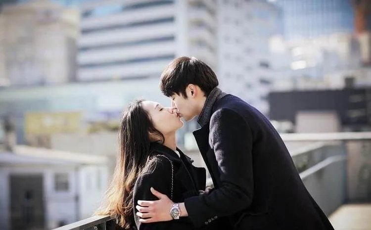 Những stt ngắn hay về tình yêu hạnh phúc, ngọt ngào và lãng mạn.