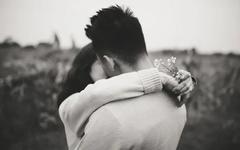 Tổng hợp những câu stt nhớ người yêu hài hước và độc đáo nhất cho giới trẻ