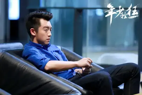 Tình yêu nồng nhiệt thể hiện qua các stt tuổi trẻ ngông cuồng