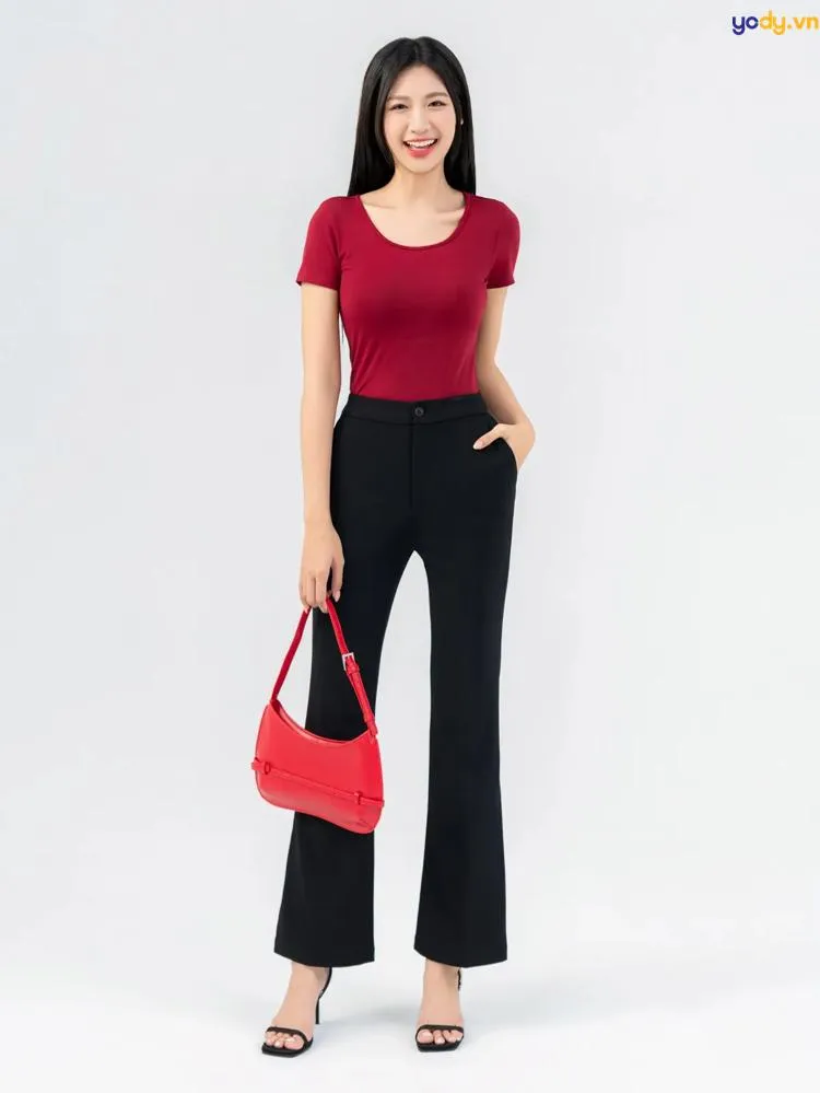 Những câu nói hài hước về áo đỏ tạo nên sự gần gũi và thân thiện trên trang cá nhân