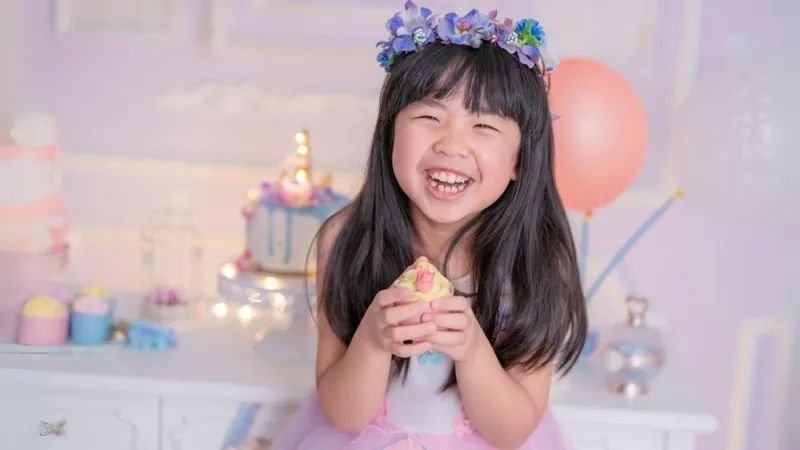 Món quà tinh tế kèm lời chúc chân thành sẽ tạo nên một ngày sinh nhật hoàn hảo