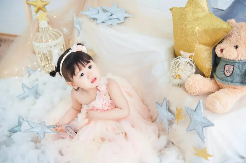 Những dòng stt hay giúp lưu giữ trọn vẹn khoảnh khắc đáng yêu của con gái nhỏ