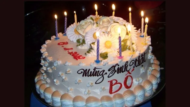 Một chiếc bánh kem cùng lời chúc chân thành sẽ làm ngày sinh nhật thêm trọn vẹn