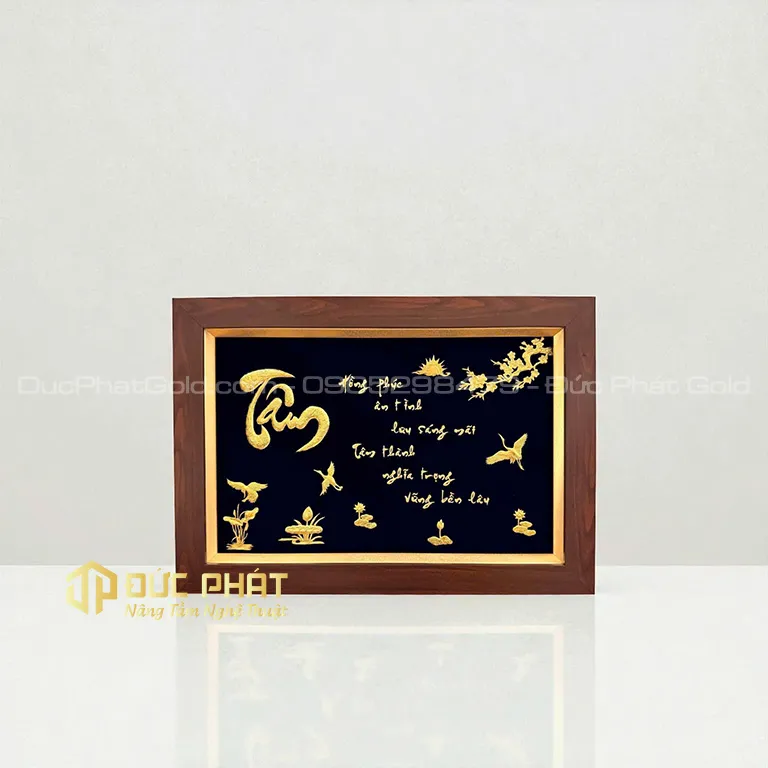 Tranh chữ Tâm thư pháp phối hoa mai mang lại sự bình an cho người nhận