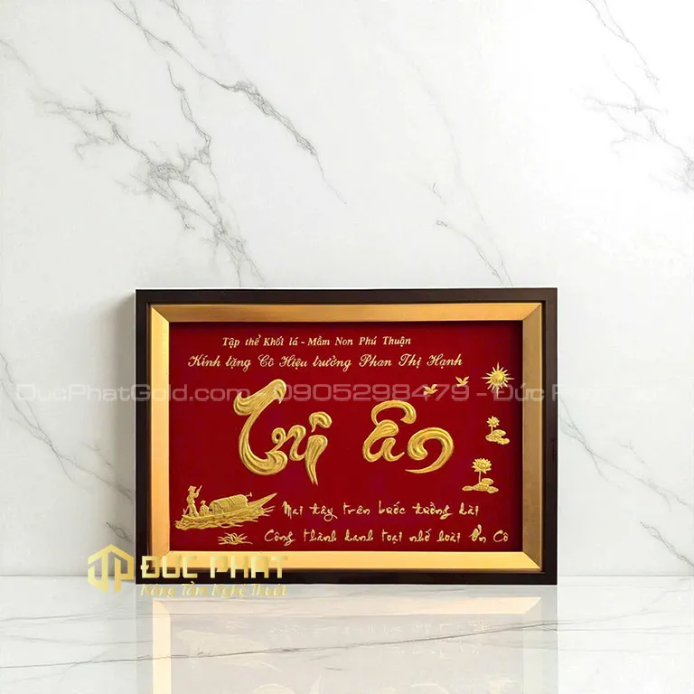 Tranh chữ Tri Ân chế tác riêng thể hiện sự trân trọng tuyệt đối dành cho cô hiệu trưởng