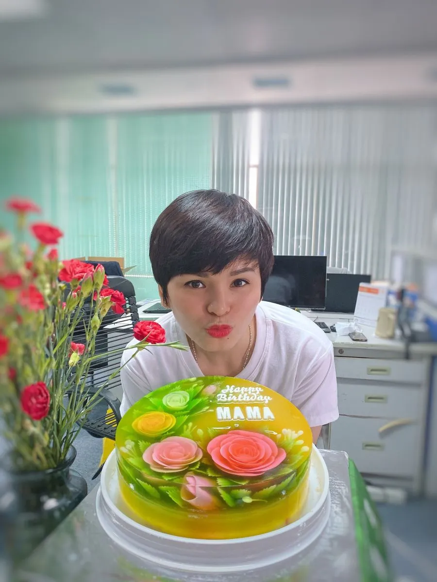 Mẫu bánh sinh nhật trang trí phụ kiện thời trang tinh tế