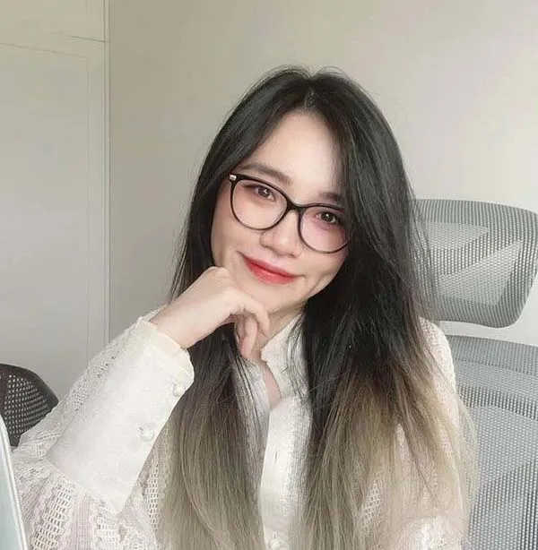 Đội ngũ thợ làm bánh chuyên nghiệp tại tiệm bánh Ngọc Trai