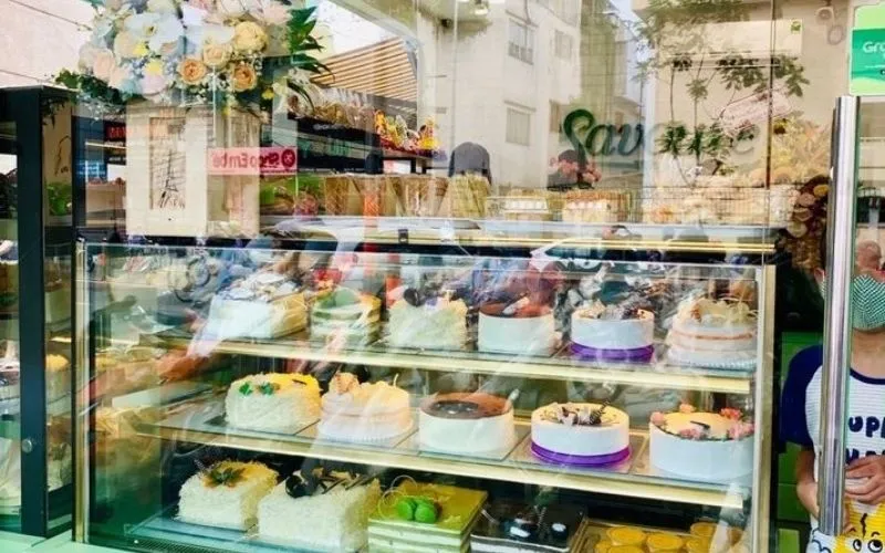 Äa dáº¡ng cÃ¡c loáº¡i bÃ¡nh kem táº¡i SavourÃ© Bakery