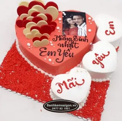 Mẫu bánh kem trang trí phụ kiện sang trọng tặng vợ
