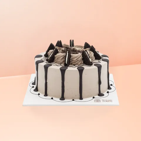 Bánh kem socola cao cấp trang trí theo phong cách châu Âu