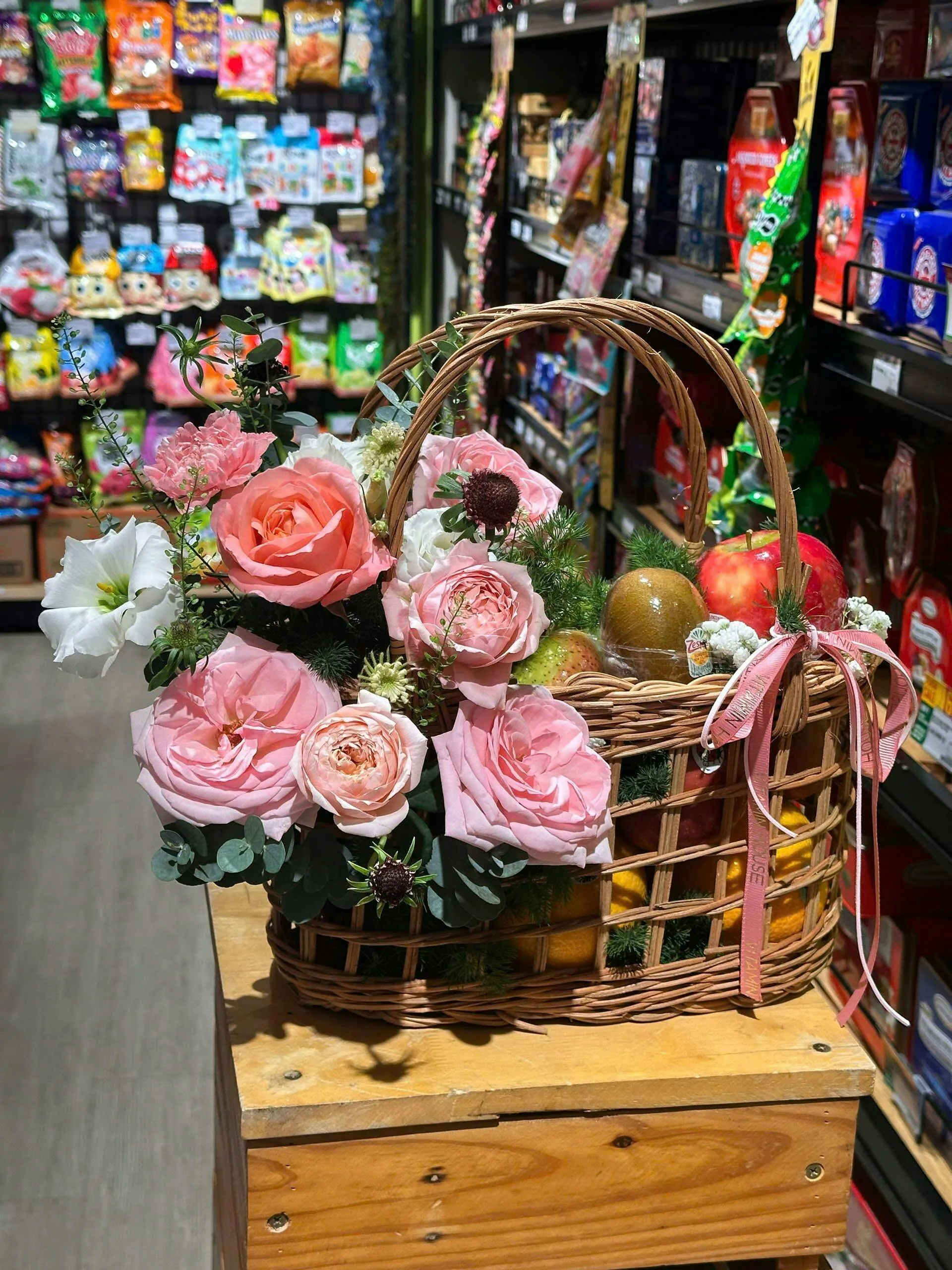 Giỏ Quà Trái Cây Nhập Khẩu & Hoa Tươi Tặng Bác Sĩ