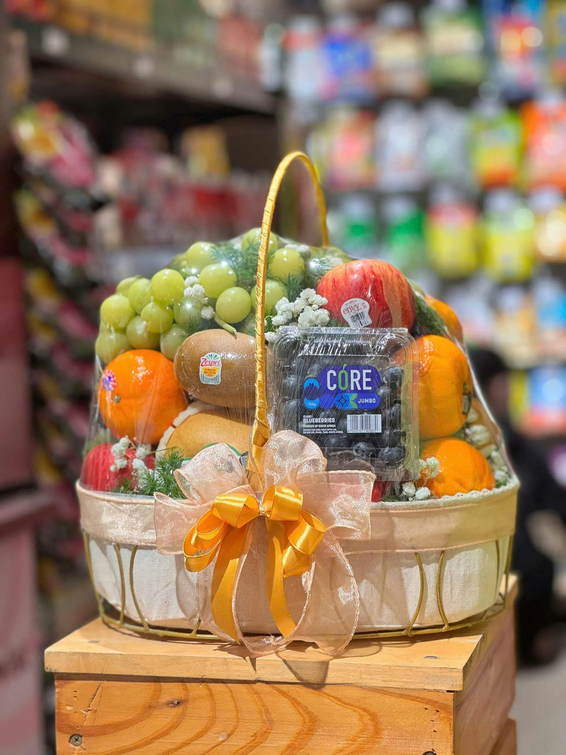 Giỏ Quà Trái Cây Táo Đỏ, Nho Xanh, Lê Hàn Thăm Bệnh Ý Nghĩa