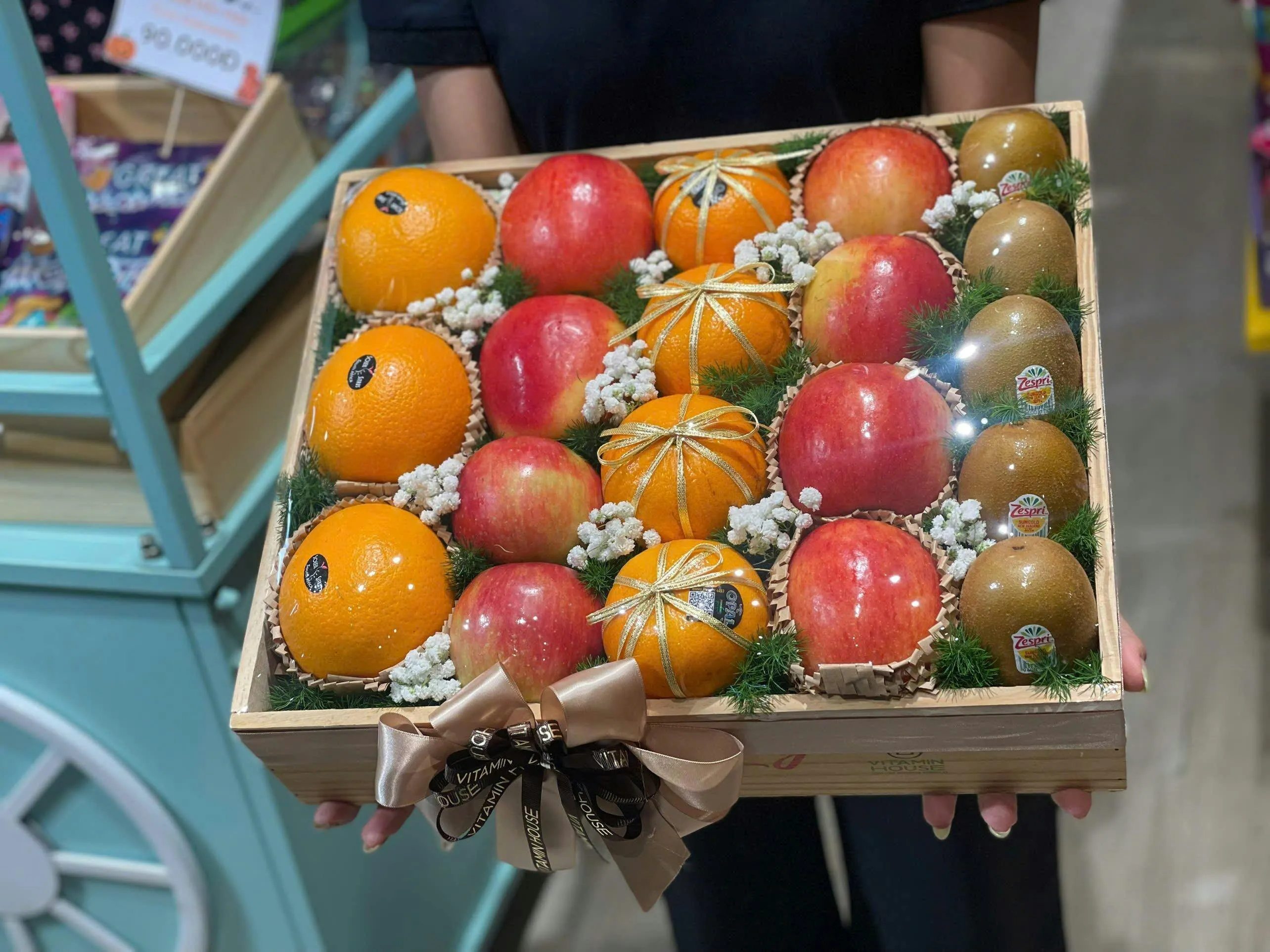 Khay Trái Cây Tứ Vị - Táo Đỏ, Kiwi Vàng, Cam, Quýt Tặng Người Thân