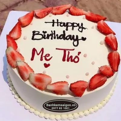 Mẫu bánh kem chúc mừng sinh nhật mẹ phong cách tối giản sang trọng