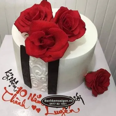 Bánh kem cao tầng trang trí phụ kiện mừng thọ mẹ yêu