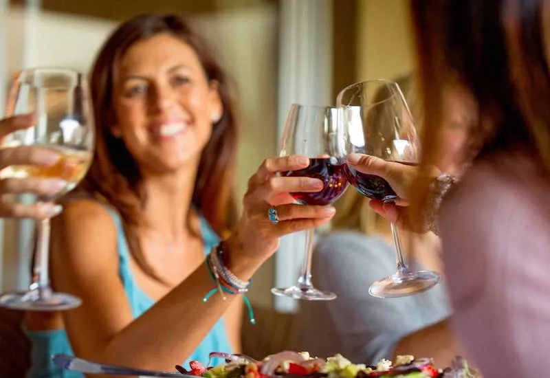 Rượu bia ảnh hưởng tiêu cực đến ham muốn của phụ nữ