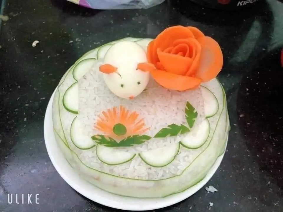 Bánh sinh nhật làm từ bánh mì và sữa