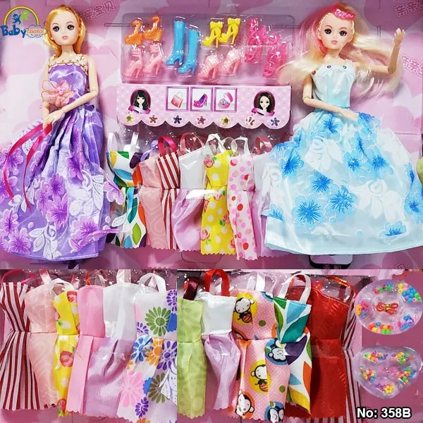 Bộ sưu tập búp bê thời trang với đầy đủ phụ kiện váy áo và trang sức xinh xắn