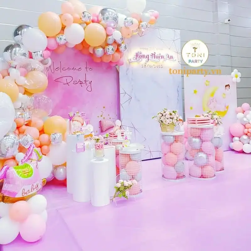 Mẫu trang trí thôi nôi bé Thiên An phong cách hiện đại