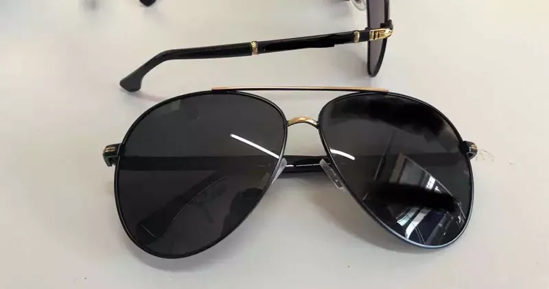 kính râm tặng sinh nhật bố