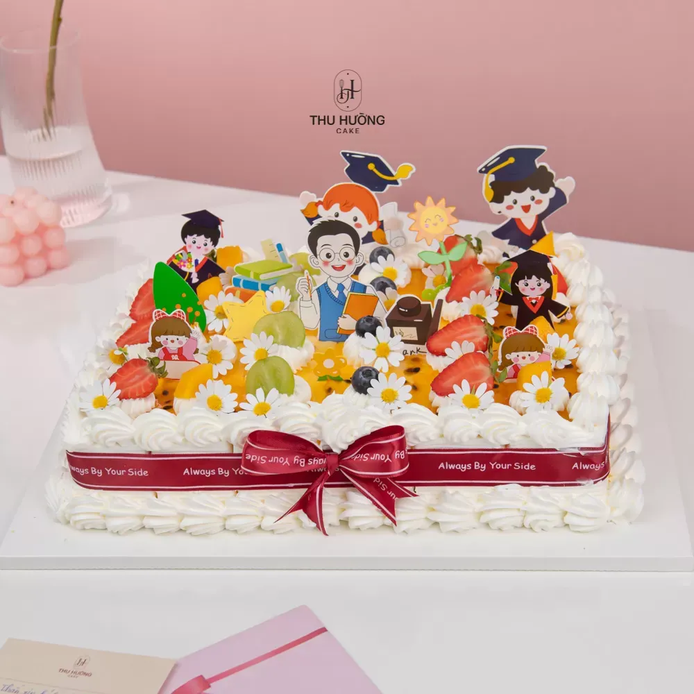 Bánh cắt miếng tặng cô giáo và học sinh