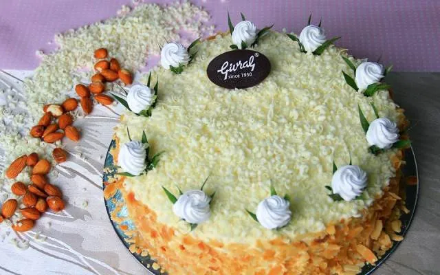 giá bánh kem bắp givral bao nhiêu