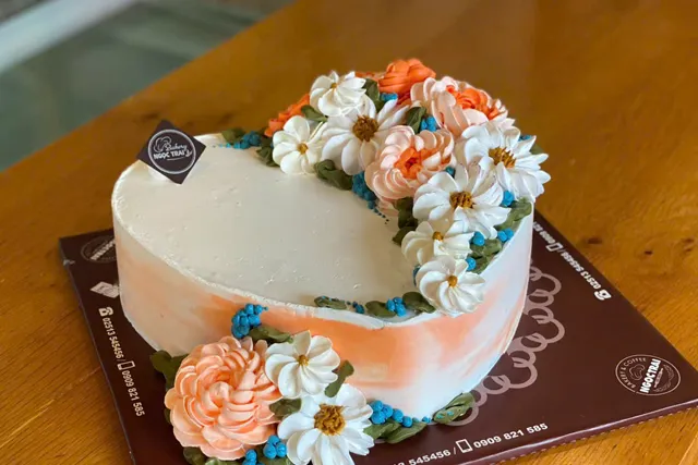 Mẫu bánh sinh nhật ngọc trai tinh tế sang trọng