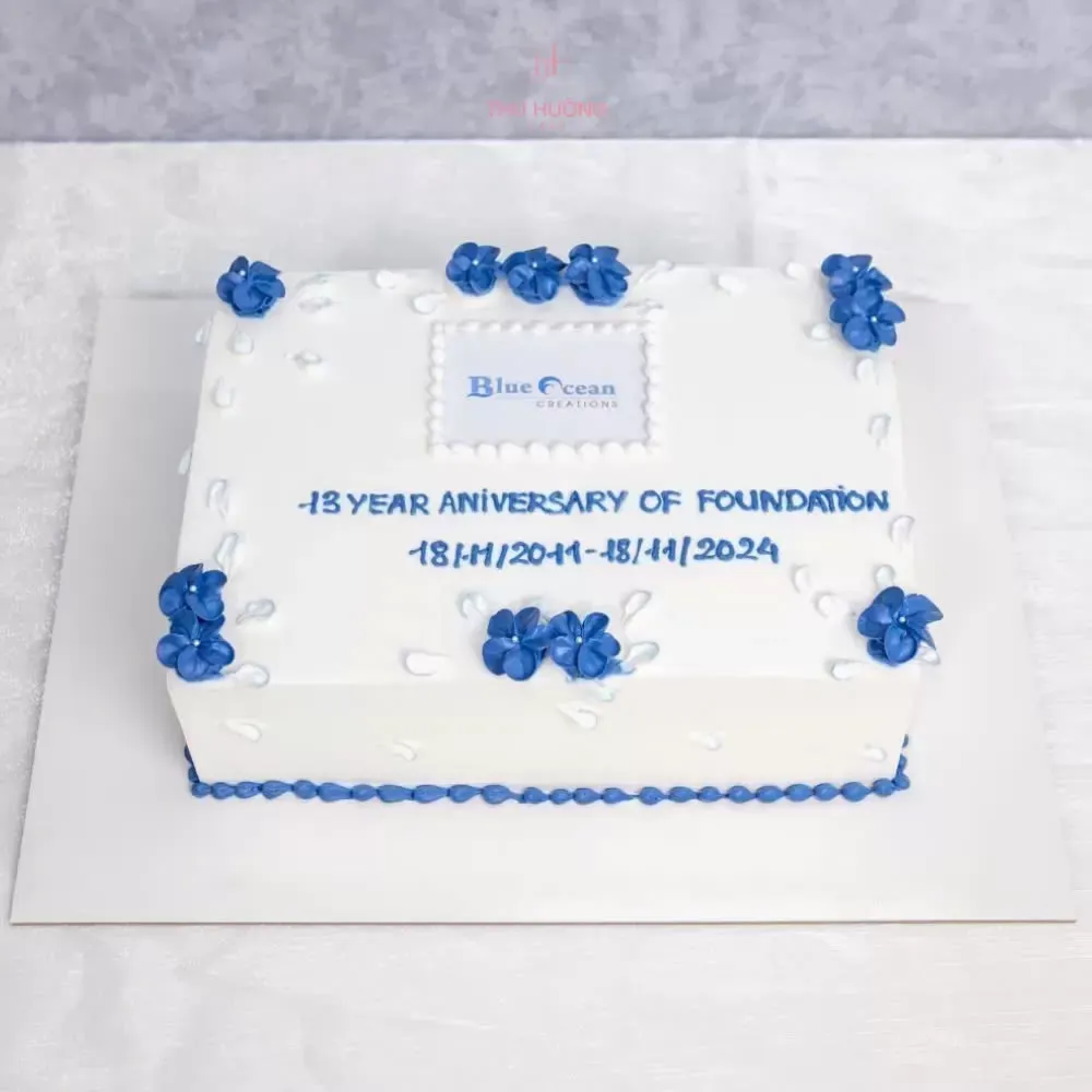 Mẫu bánh kem mừng sinh nhật công ty tông xanh dương sang trọng dành cho các tập đoàn