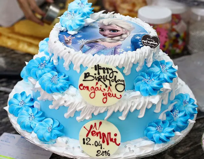 Bánh Elsa 2 tầng phong cách in ảnh hiện đại