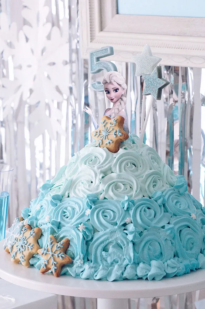 Bánh sinh nhật tạo hình Elsa búp bê chân thực