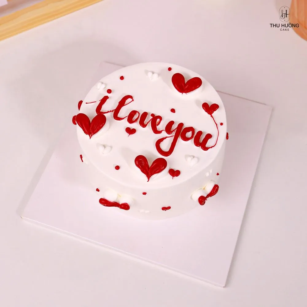 Bánh kem trang trí trái tim i love you