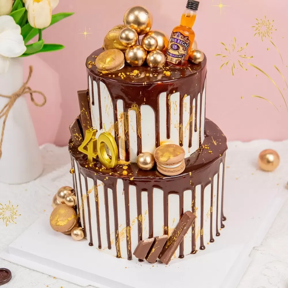 Bánh kem mừng sinh nhật công ty in logo thương hiệu tinh xảo trên nền chocolate