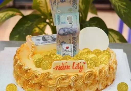 Tìm hiểu giá của bánh sinh nhật rút tiền
