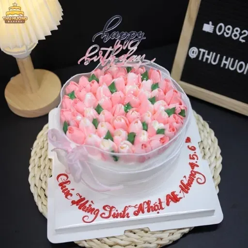 Bánh rút tiền trang trí hoa kem tulip