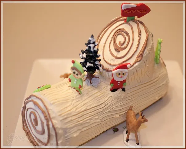 Bánh khúc cây phiên bản kem trắng hiện đại