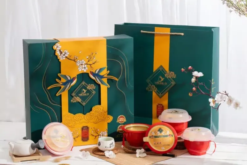 Sản phẩm yến sào cao cấp là quà tặng tết ý nghĩa bảo vệ sức khỏe phụ huynh.