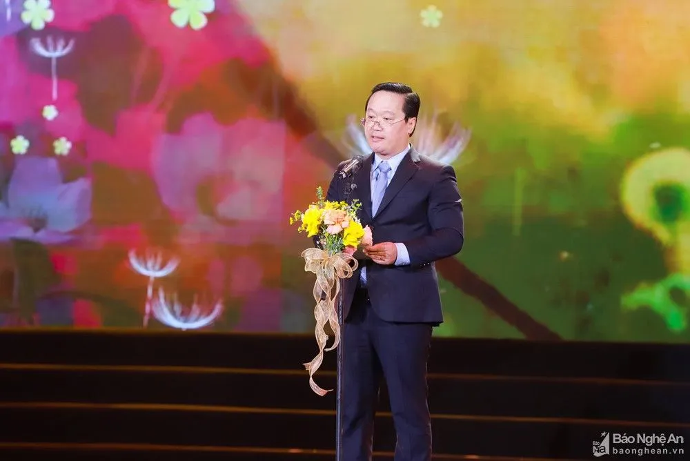 Đồng chí Nguyễn Đức Trung - Phó Bí thư Tỉnh ủy, Chủ tịch UBND tỉnh phát biểu tại chương trình