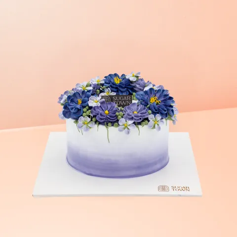 Bánh kem tặng bố mẹ trang trí hoa tươi nghệ thuật