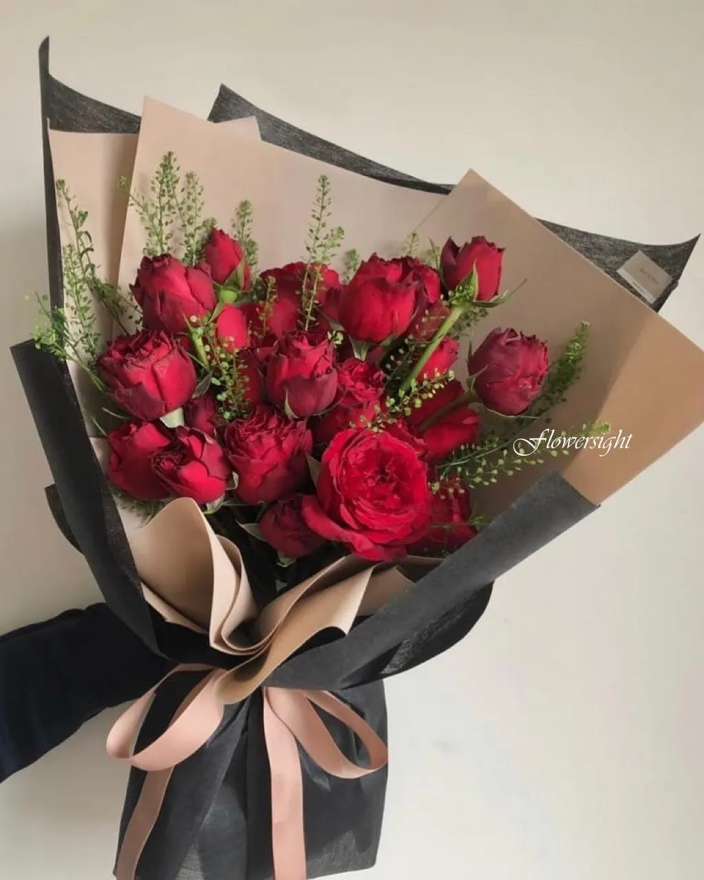 Mẫu hoa chúc mừng sinh nhật vợ tông đỏ rực rỡ